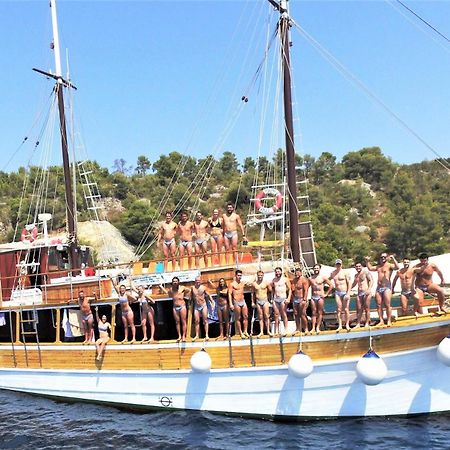 Hotel Rhythm Floating Accom - Spalato Esterno foto