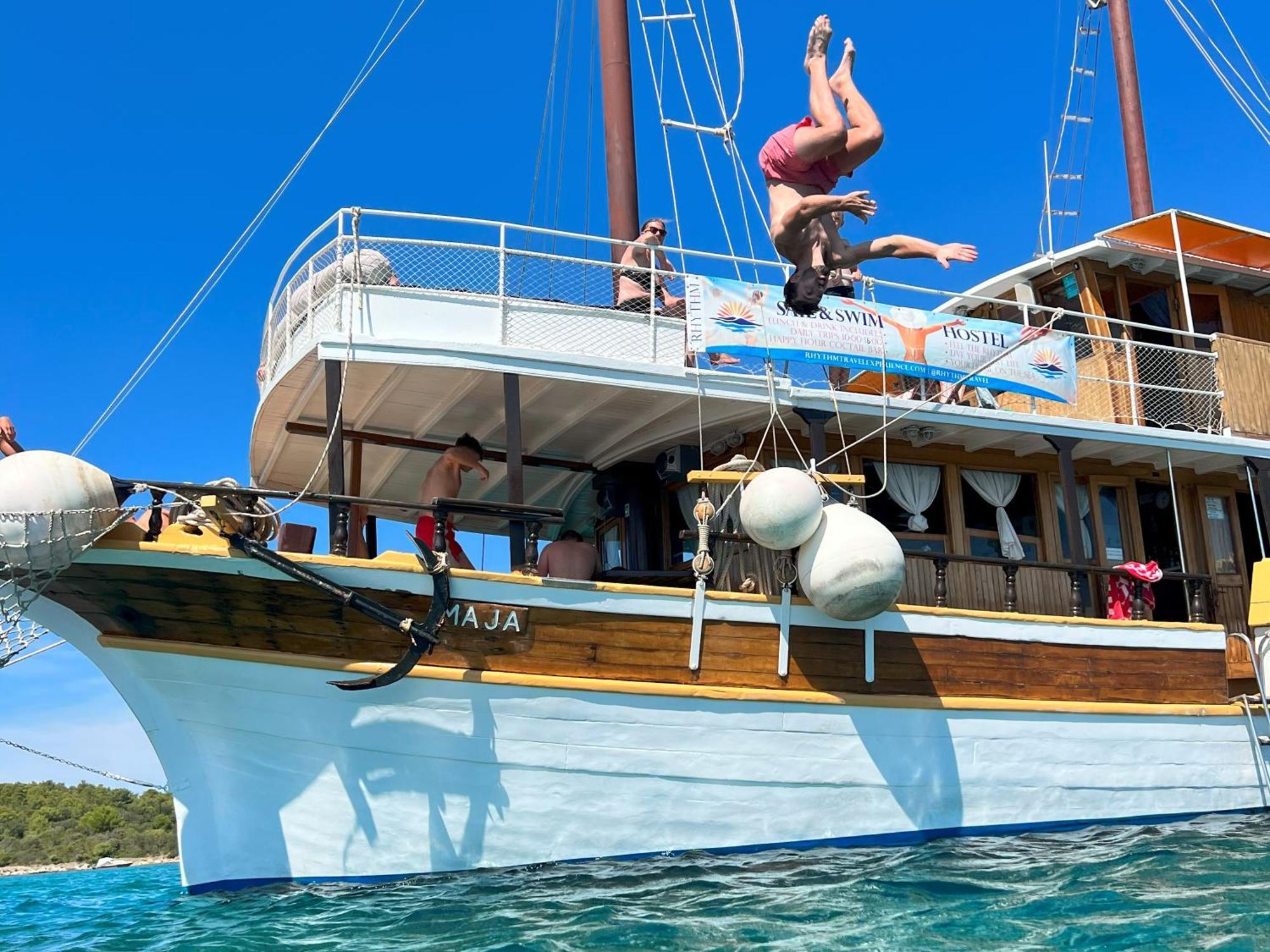 Hotel Rhythm Floating Accom - Spalato Esterno foto