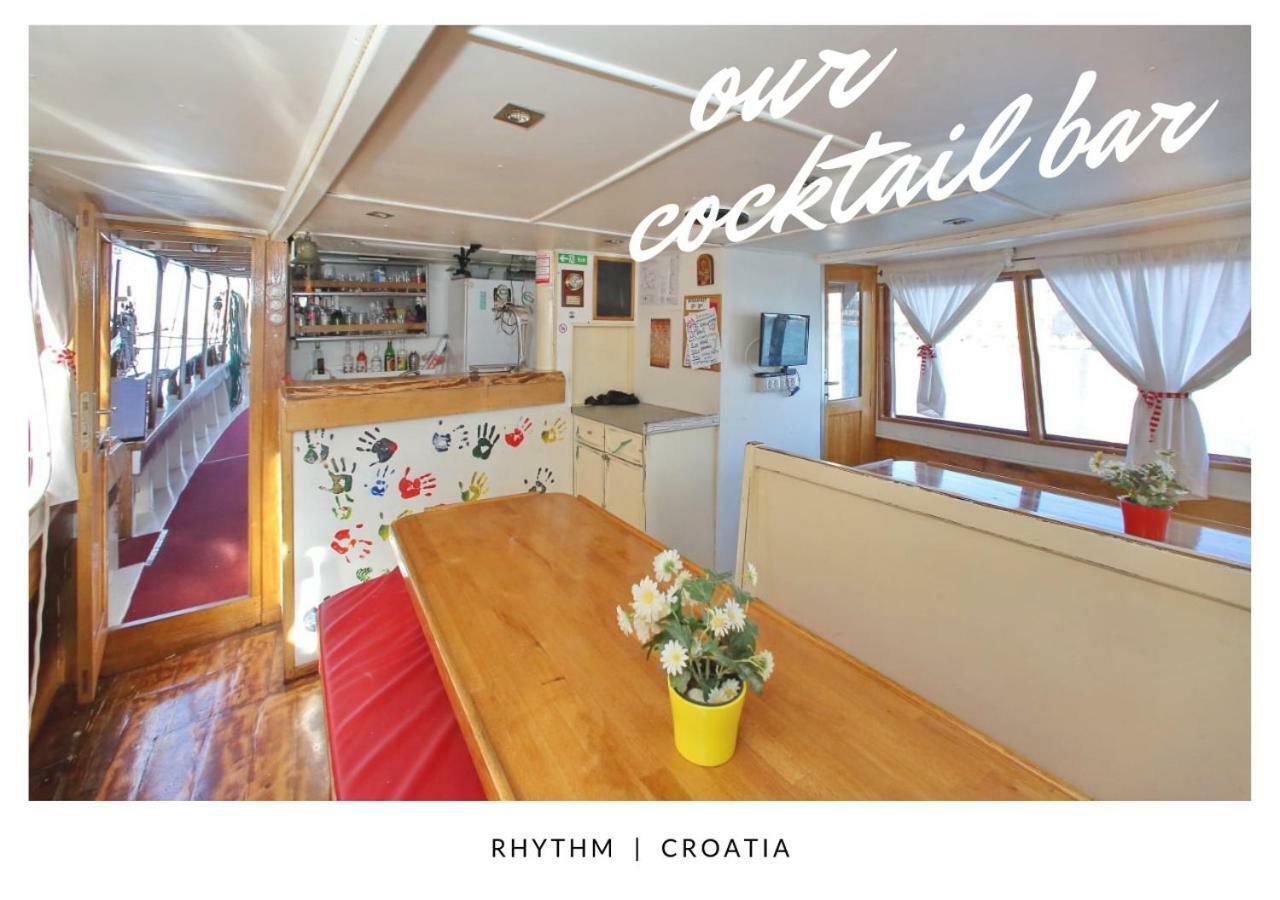 Hotel Rhythm Floating Accom - Spalato Esterno foto